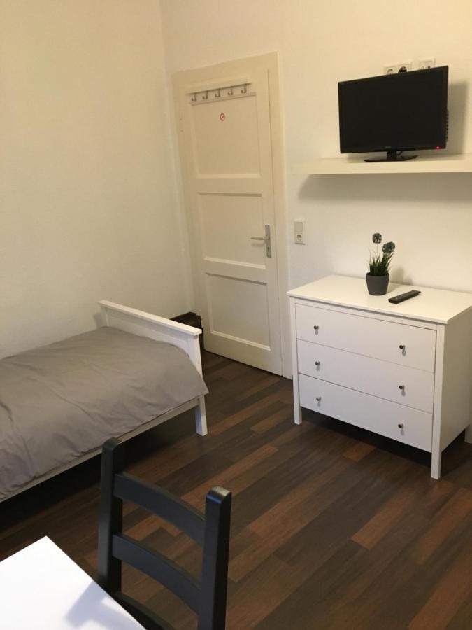 Zum Armen Mann Bed & Breakfast Dusseldorf Bagian luar foto