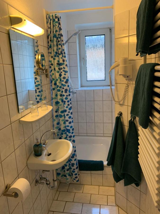 Zum Armen Mann Bed & Breakfast Dusseldorf Bagian luar foto