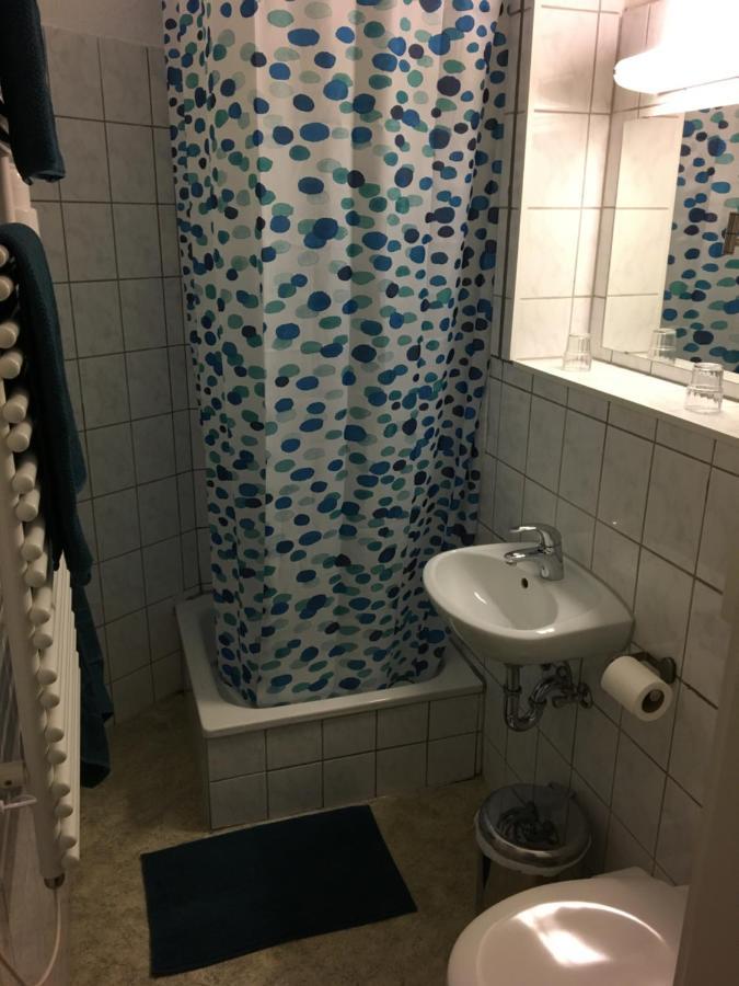 Zum Armen Mann Bed & Breakfast Dusseldorf Bagian luar foto