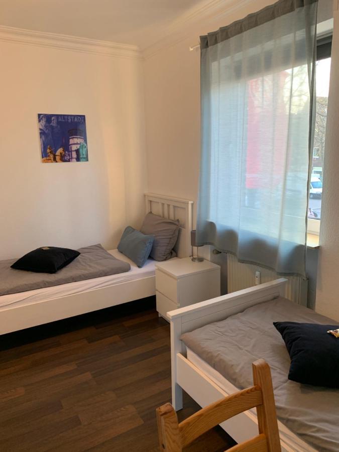 Zum Armen Mann Bed & Breakfast Dusseldorf Bagian luar foto