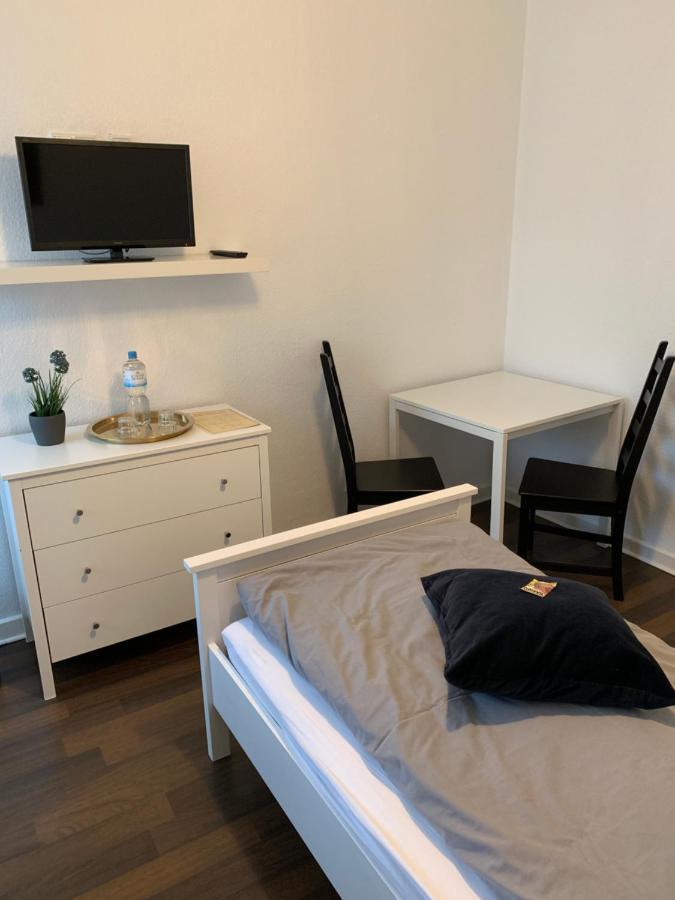 Zum Armen Mann Bed & Breakfast Dusseldorf Bagian luar foto