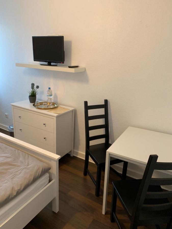 Zum Armen Mann Bed & Breakfast Dusseldorf Bagian luar foto