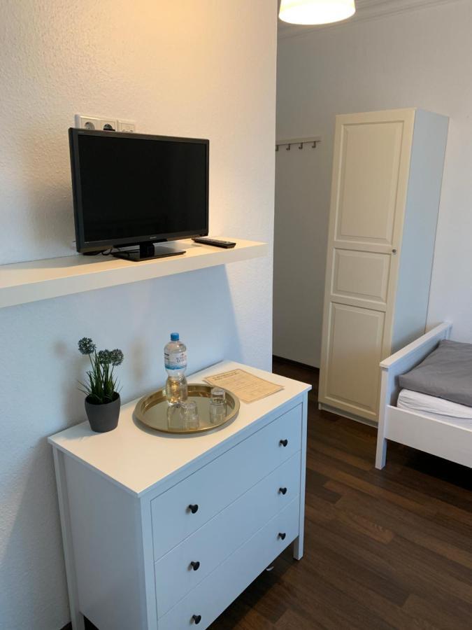 Zum Armen Mann Bed & Breakfast Dusseldorf Bagian luar foto