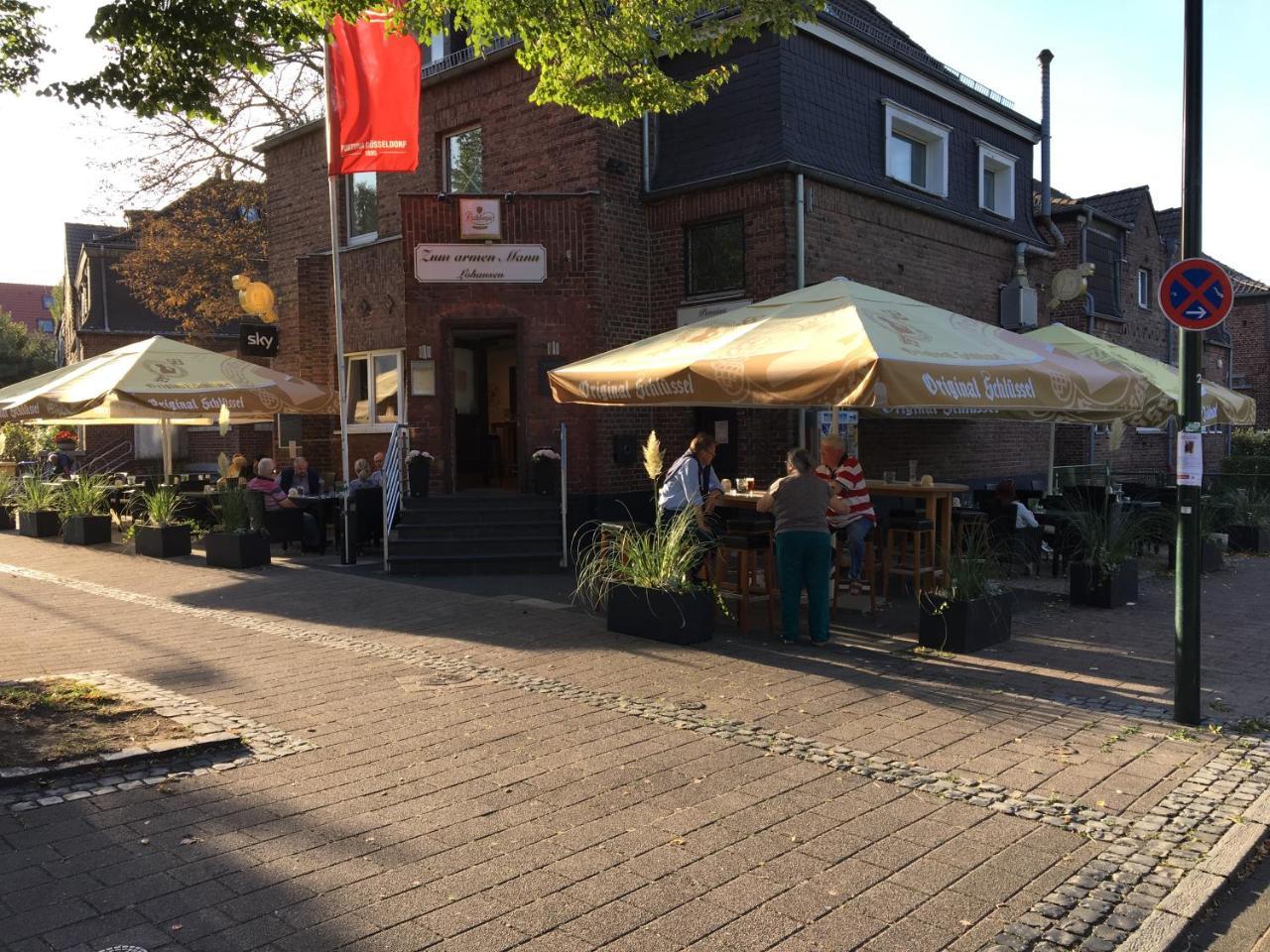 Zum Armen Mann Bed & Breakfast Dusseldorf Bagian luar foto