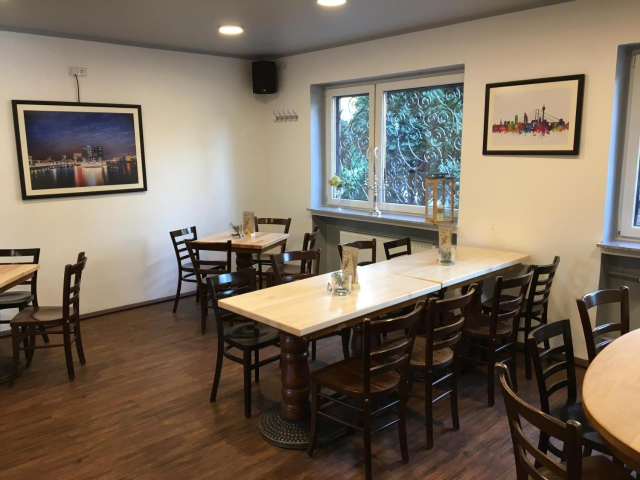Zum Armen Mann Bed & Breakfast Dusseldorf Bagian luar foto