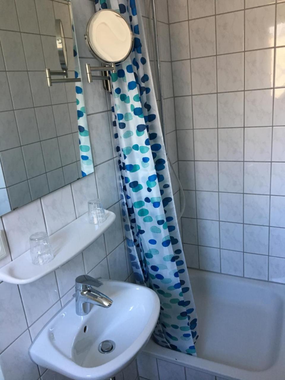 Zum Armen Mann Bed & Breakfast Dusseldorf Bagian luar foto