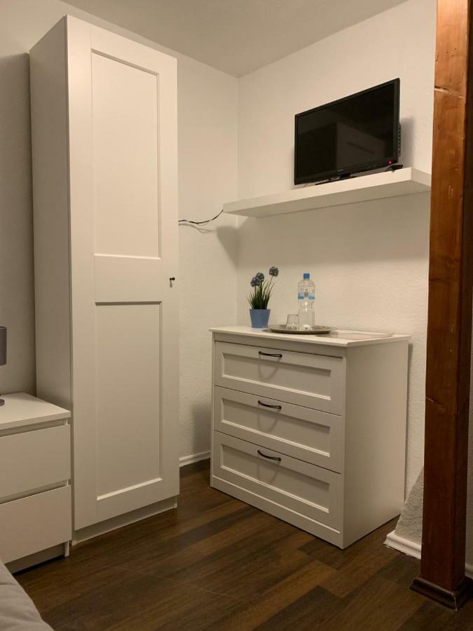 Zum Armen Mann Bed & Breakfast Dusseldorf Bagian luar foto